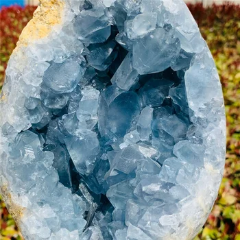 Uzorci špiljskog kristala prirodnog ультрамарина lapis lazuli s Madagaskar